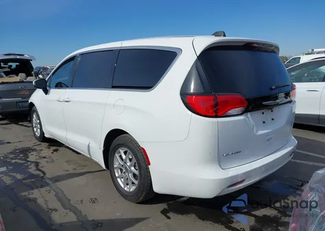 2023 Chrysler Voyager Lx из США, поврежденный, VIN 2C4RC1CG2PR534548